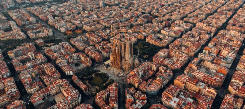 logan-armstrong-hVhfqhDYciU-unsplash-1-1600x700